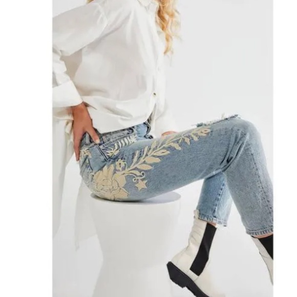 NWOT Free People x We The Free Bren Embroidered Distressed Boyfriend Jeans $168 - Picture 3 of 15